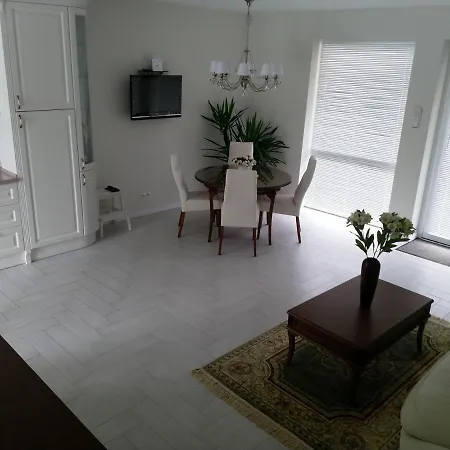 Baltieji Apartamentai *